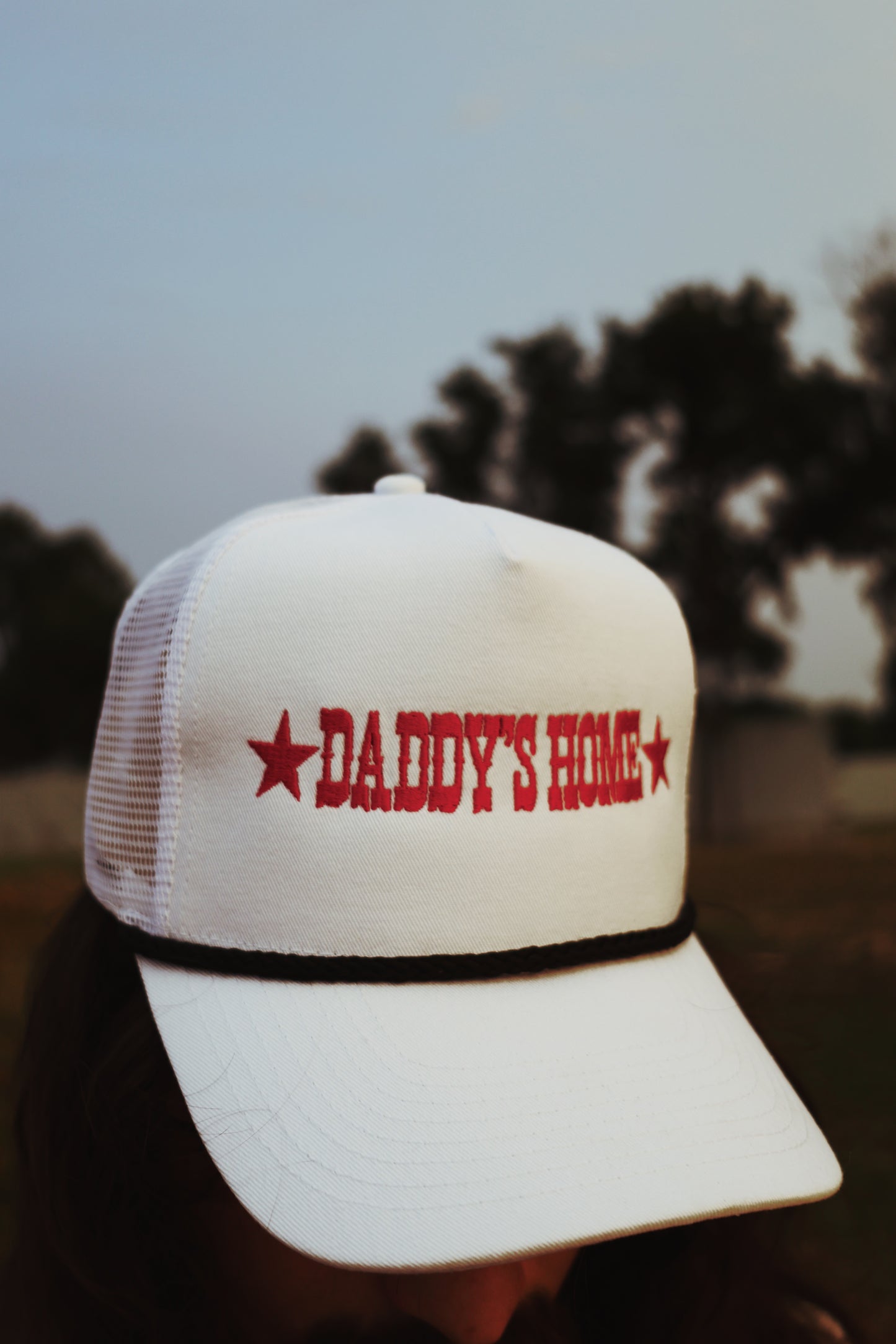 DADDY'S HOME Embroidered Star Logo WHITE TRUCKER